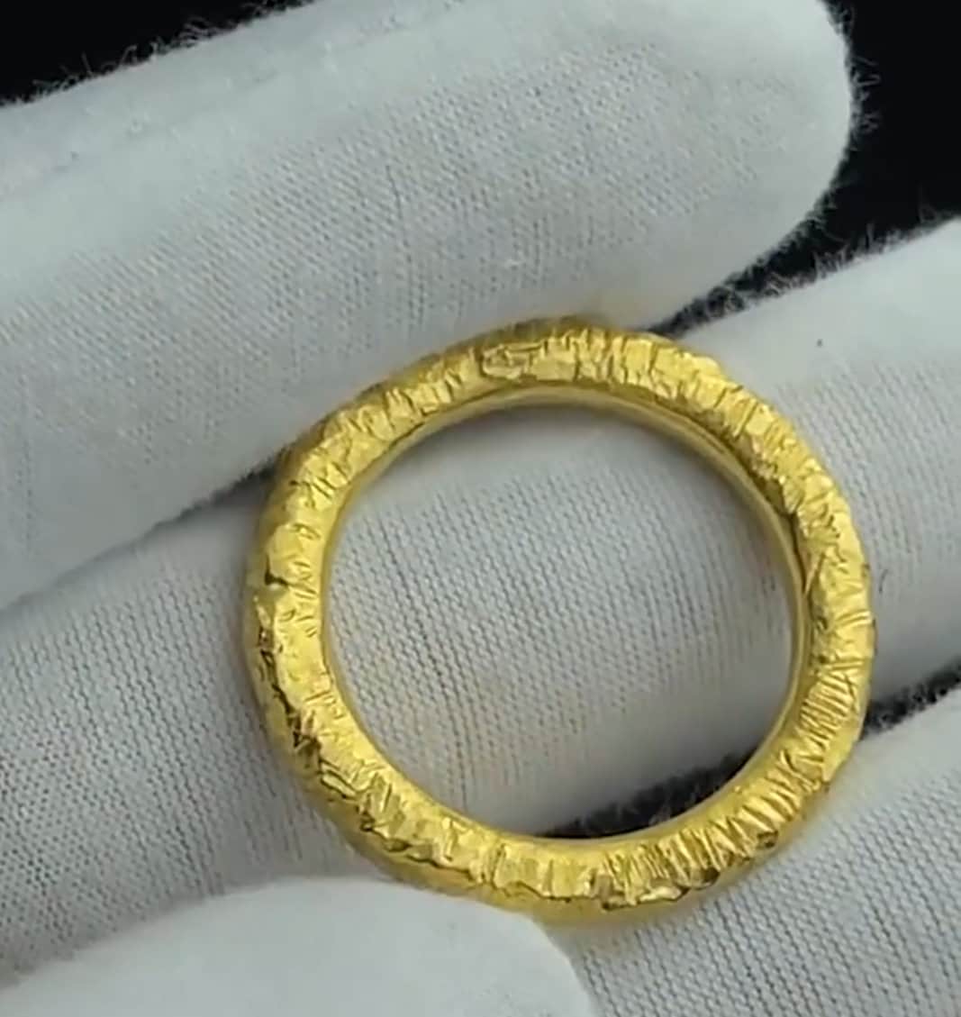 4mm Hammered Donut Ring - Image 9