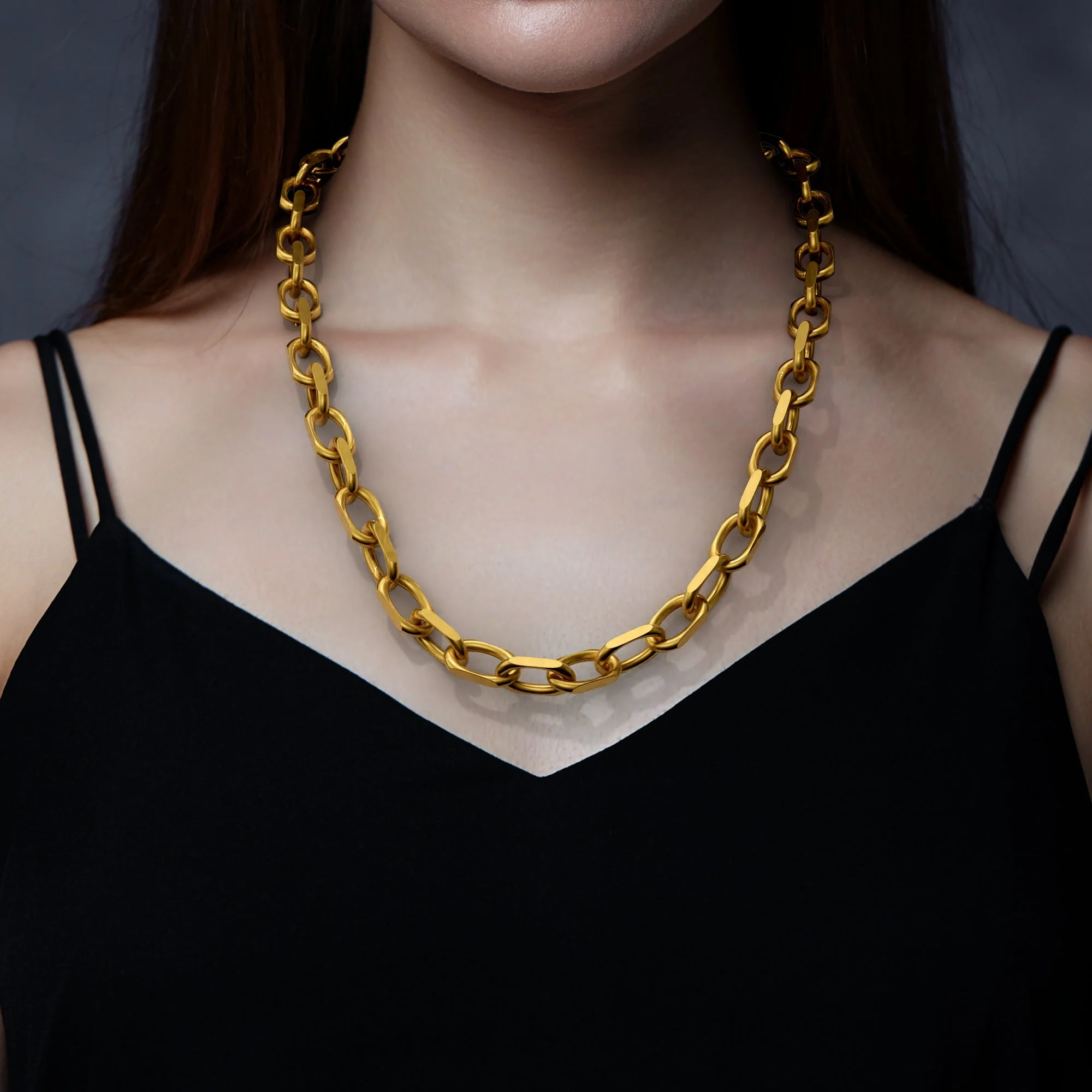 10mm Oval Chain Necklace - Image 4